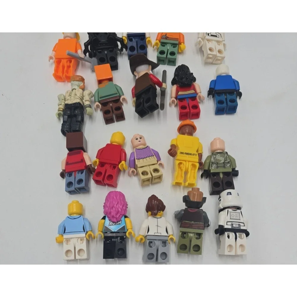 30‎ Mixed LEGO Minifigure Marvel DC City Pirates Ninjago Star Wars Wonder Women